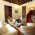 Maria Guest house La Adrada